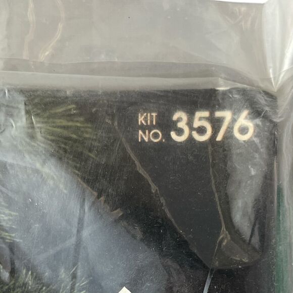 Bucilla Nativity Jeweled Christmas Tree Skirt 45" Kit 3576 Green New Sealed VTG - Picture 4 of 4